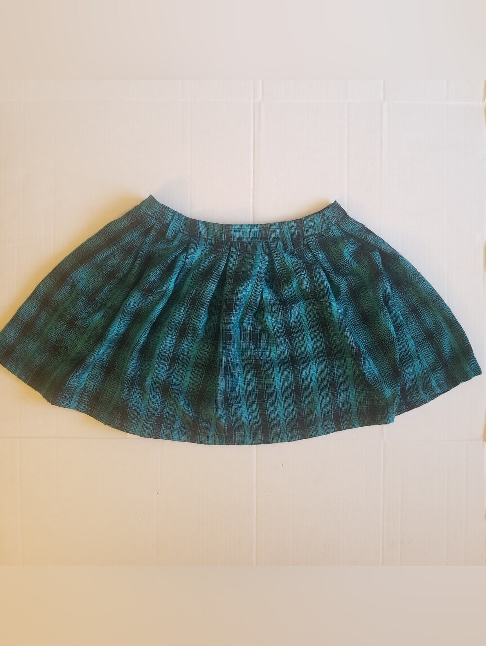 Hot Topic Alt. Teal & Black Plaid Pleated Miniskirt Womens Medium.